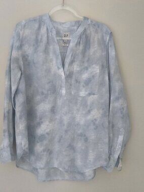 Gap Blue & White Linen v-neck blouse